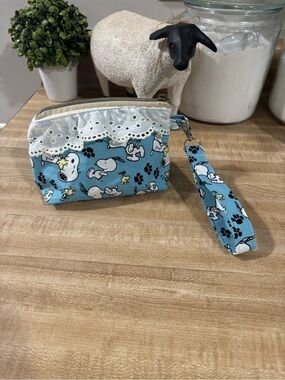 Handmade Blue Snoopy Wristlet Coin Purse with Lace Trim
